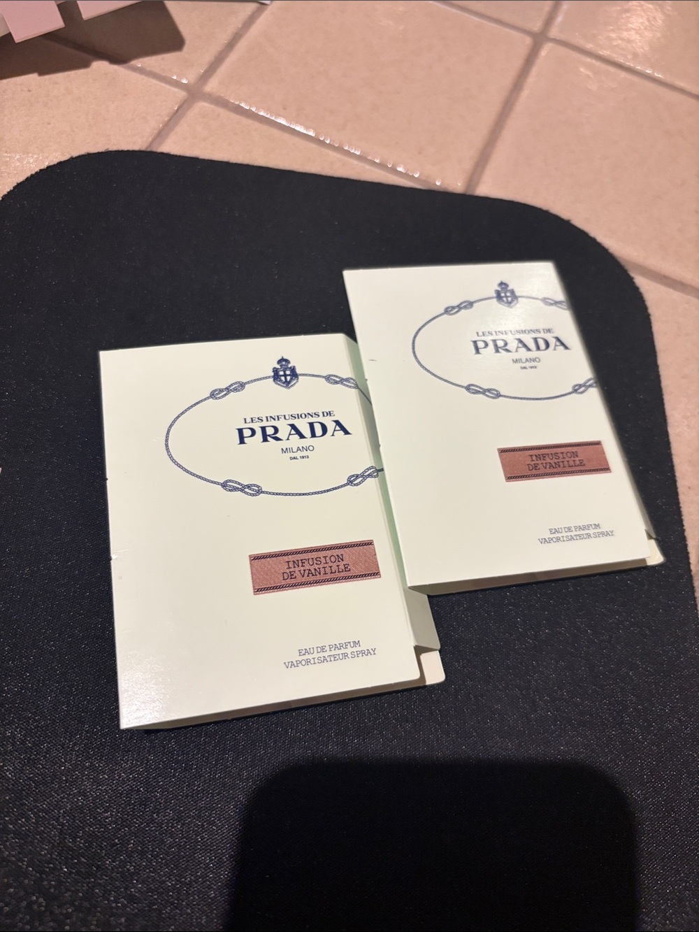 Lot of (2) Les infusions de Prada Vanille perfume samples